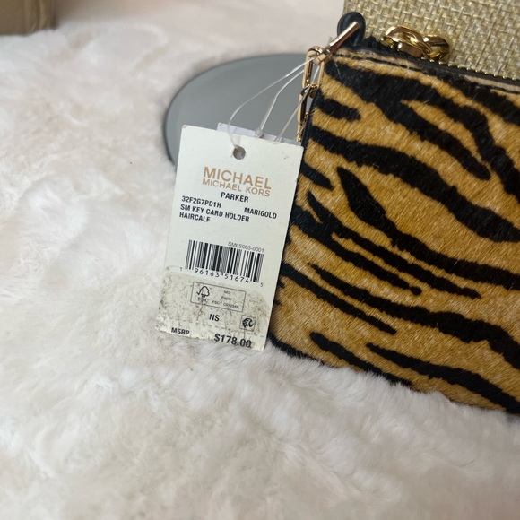 NWT Michae Kors Animal Print Wristlet - Picture 2 of 6